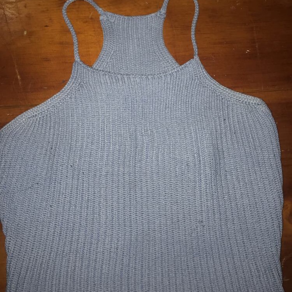 Light blue knitted crop top (M)